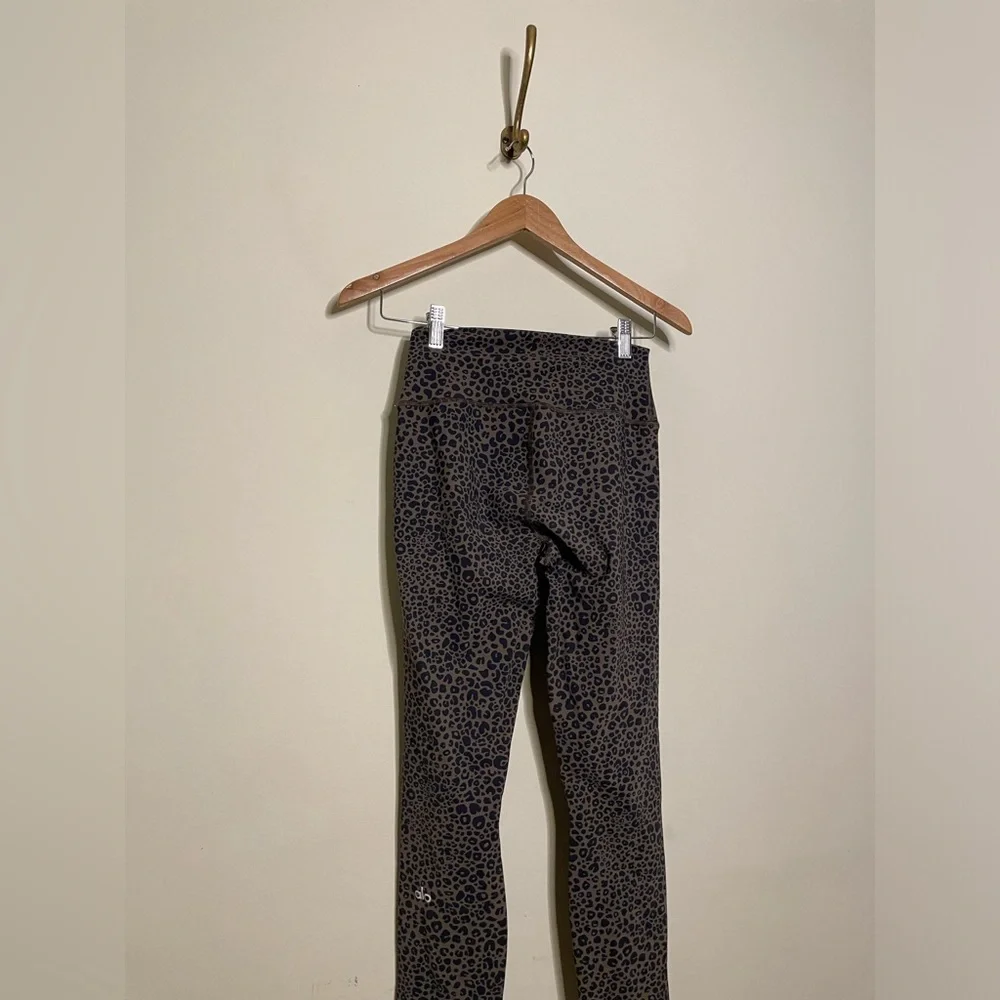 ALO High Waisted Cheetah Animal Print Vapor Leggings